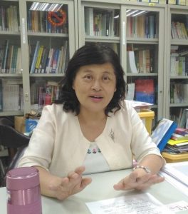淡江大學東協研究中心主任林若雩教授認為,台灣應該採取既不得罪中國也不得罪美國的兩面策略,積極加入TPP、RCEP。