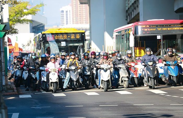 民間調查與政府數據南轅北轍